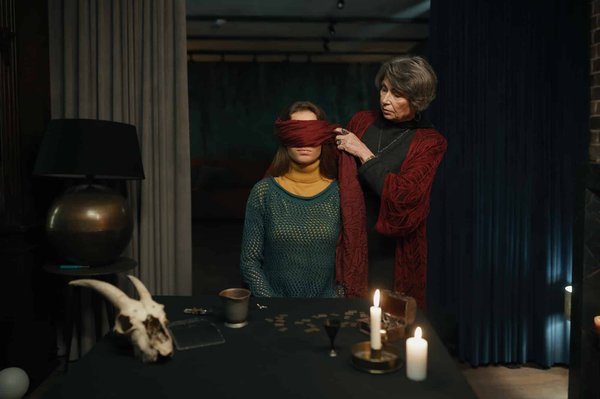 La magie et la psychologie : Comment elle manipule notre perception