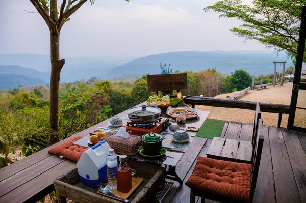 Quels campings des Alpes de Haute Provence disposent de services de restauration ?